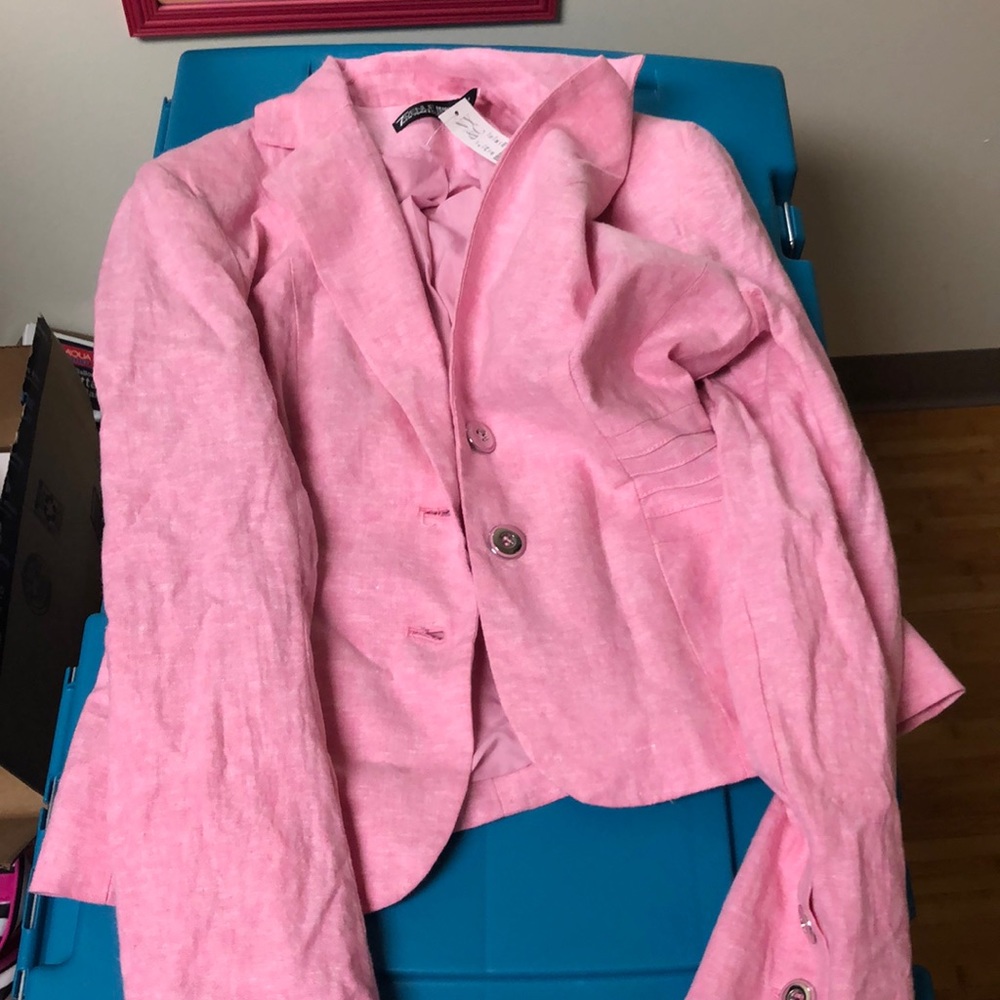 Outfit - Picture 2 of 2